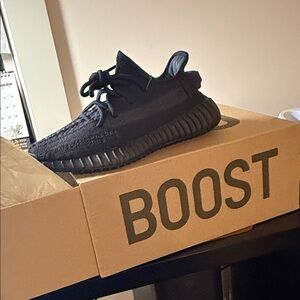 Adidas Yeezy Boost 350 V2 Triple Black